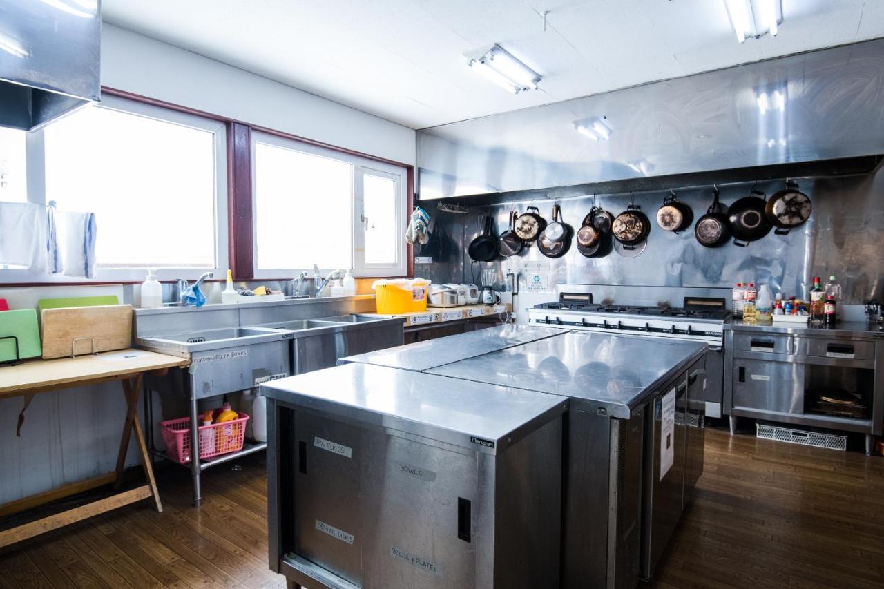 Absolute Niseko Lodge Hirafu Экстерьер фото