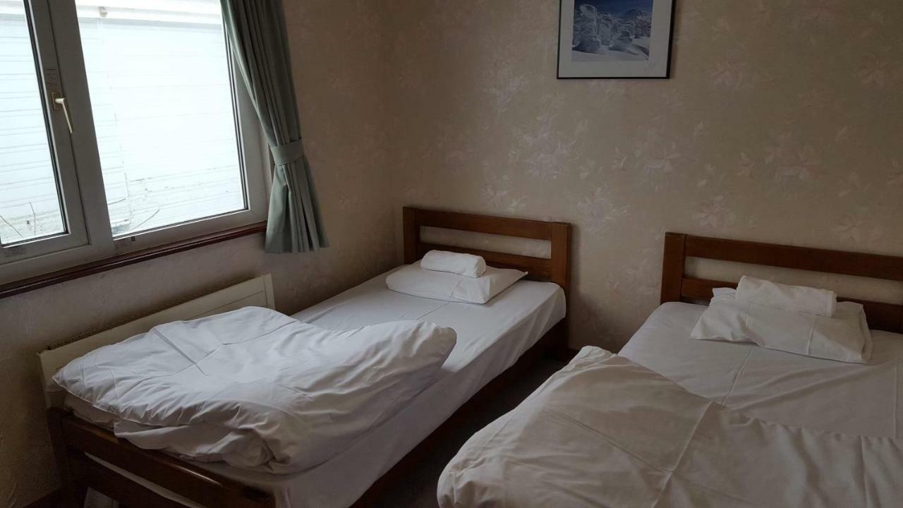 Absolute Niseko Lodge Hirafu Экстерьер фото